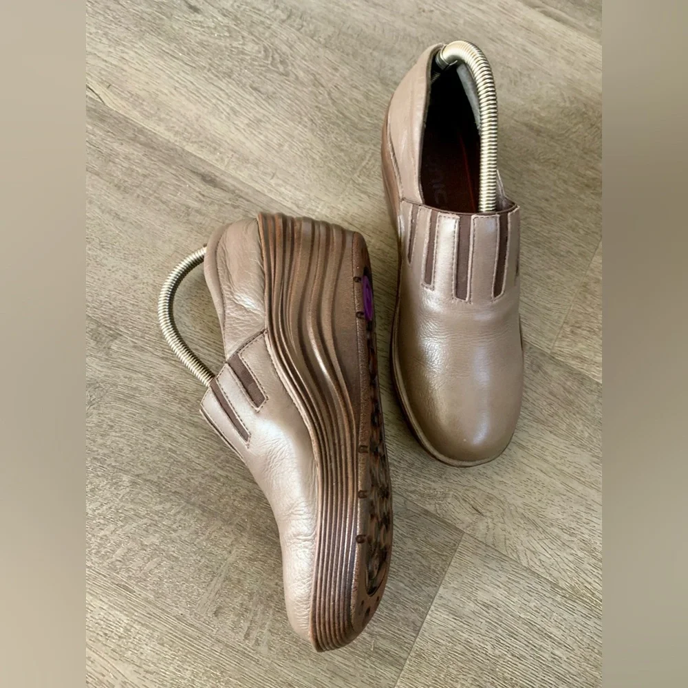 Bionica Coast Leather Women's Tan Wedge Shoes 9.5